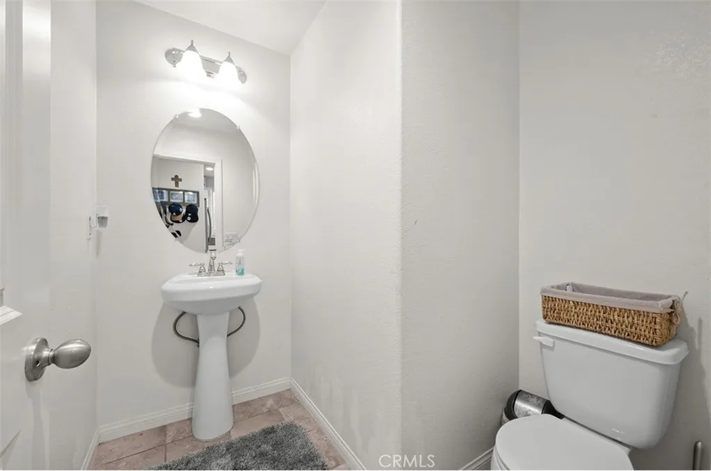 646 S Fillmore Avenue, Rialto, California 92376 home-pic-13