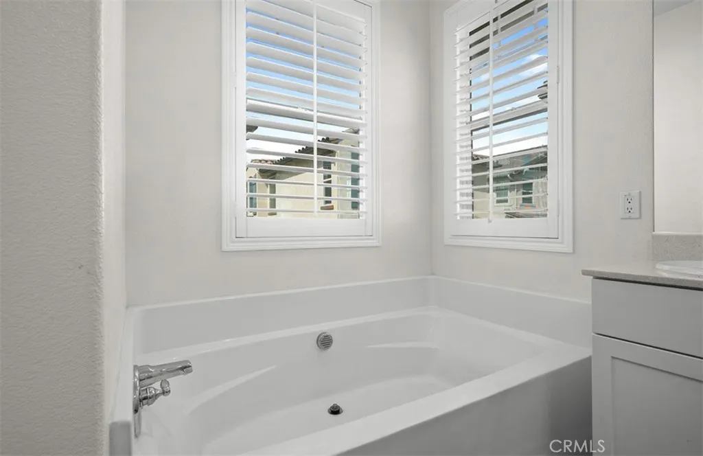 646 S Fillmore Avenue, Rialto, California 92376 home-pic-22