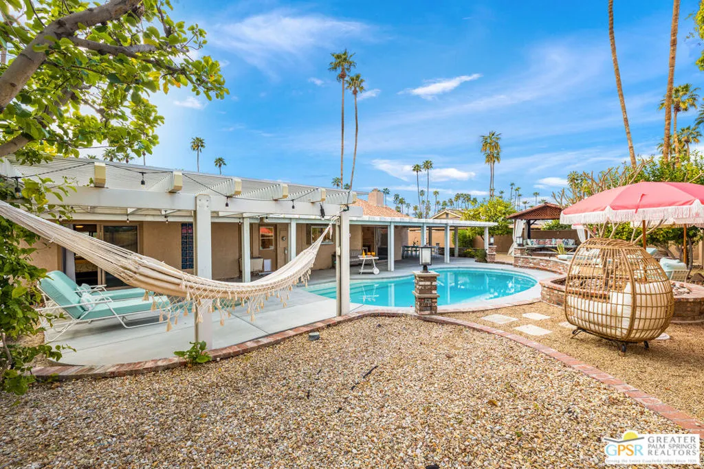 1334 S San Joaquin Drive, Palm Springs, California 92264 home-pic-11