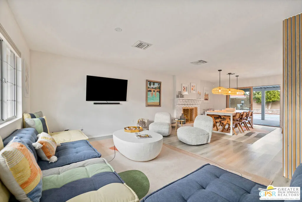 1334 S San Joaquin Drive, Palm Springs, California 92264 home-pic-31