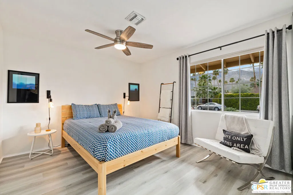 1334 S San Joaquin Drive, Palm Springs, California 92264 home-pic-4