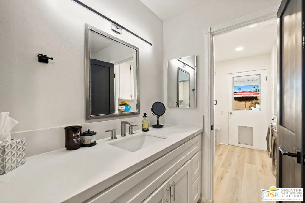 1334 S San Joaquin Drive, Palm Springs, California 92264 home-pic-34
