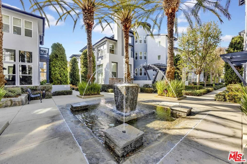 5700 Seawalk Drive 8, Los Angeles, California 90094 home-pic-20