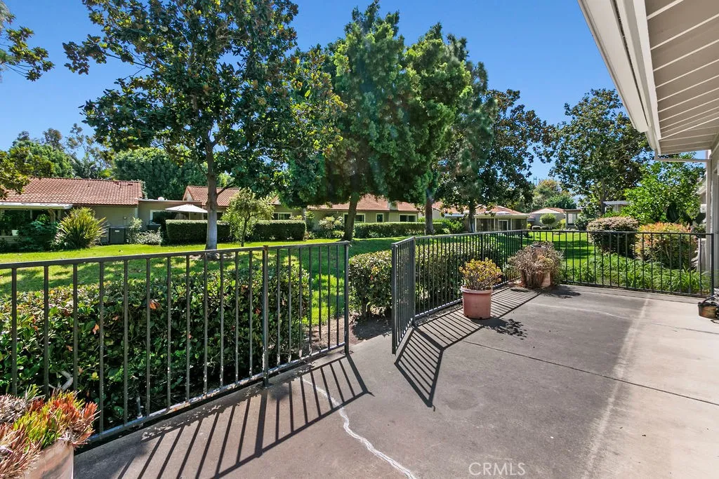5543 Avenida Sosiega W A, Laguna Woods, California 92637 home-pic-14