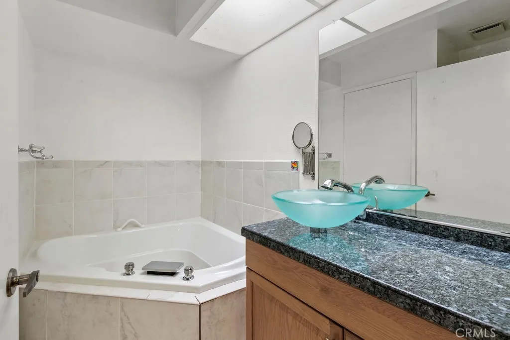 5543 Avenida Sosiega W A, Laguna Woods, California 92637 home-pic-8