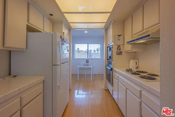 2960 Neilson Way 404, Santa Monica, California 90405