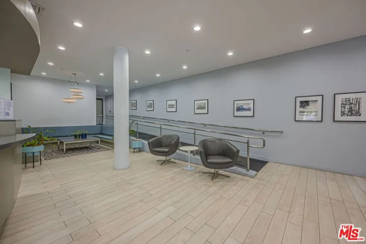 2960 Neilson Way 404, Santa Monica, California 90405