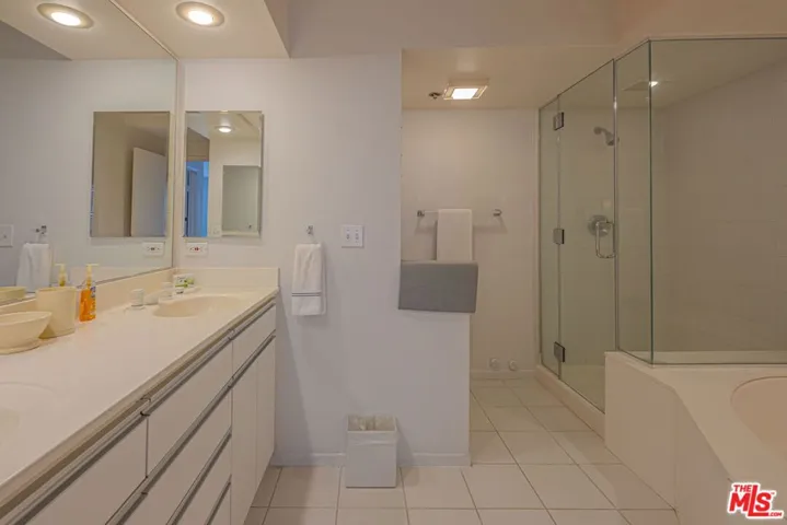 2960 Neilson Way 404, Santa Monica, California 90405