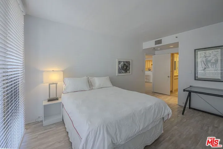 2960 Neilson Way 404, Santa Monica, California 90405