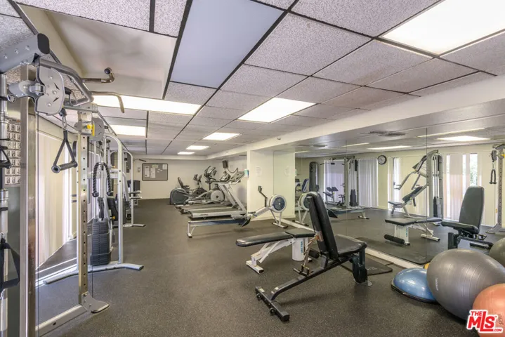 2960 Neilson Way 404, Santa Monica, California 90405