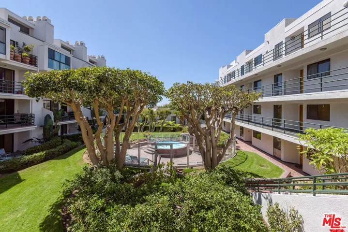 2960 Neilson Way 404, Santa Monica, California 90405
