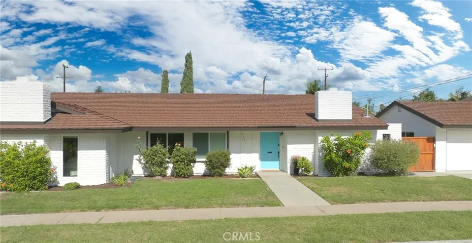 A rare find with 2 primary en suite bedrooms and 2 fireplaces