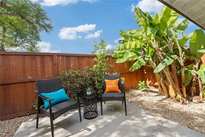 The private patio has a banana tree