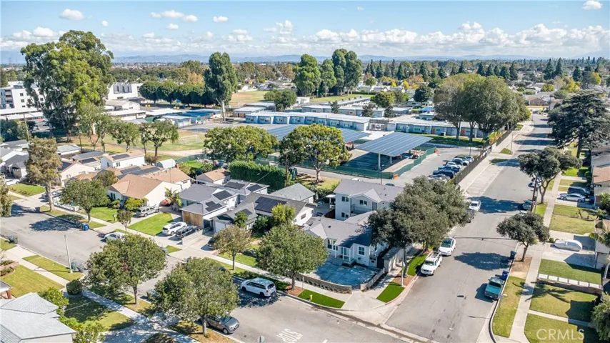 5602 Verdura Ave, Lakewood, California 90712