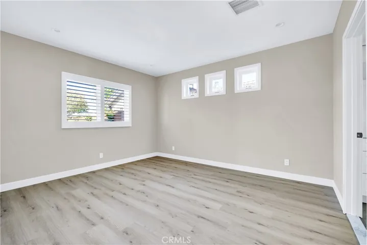 5602 Verdura Ave, Lakewood, California 90712