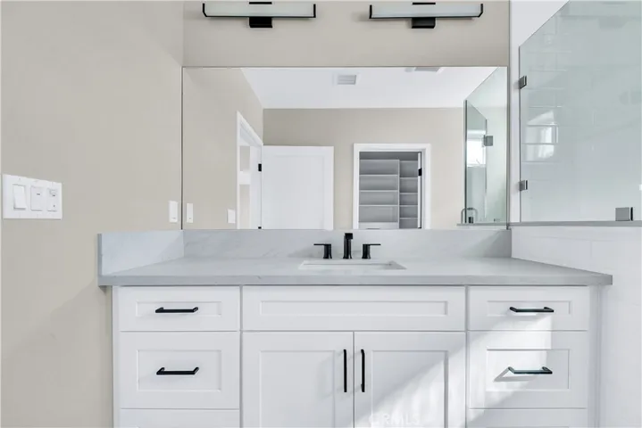 5602 Verdura Ave, Lakewood, California 90712