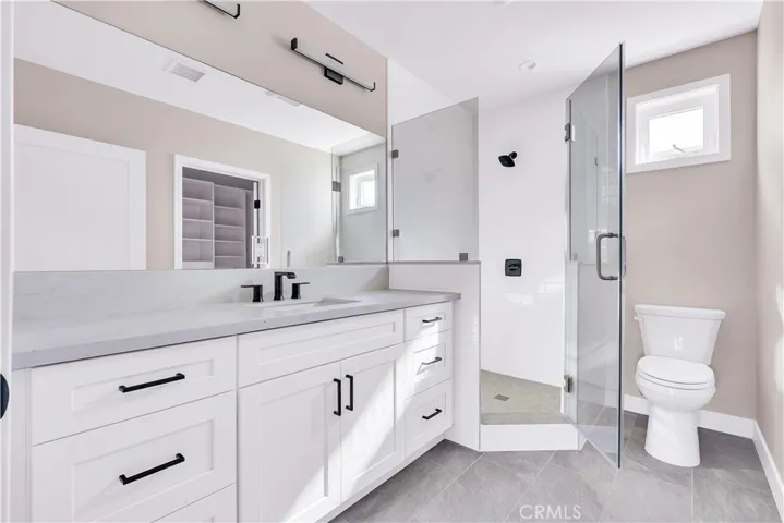 5602 Verdura Ave, Lakewood, California 90712