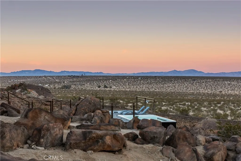 1824 Mountain Shadow Road, Joshua Tree, California 92252 home-pic-33