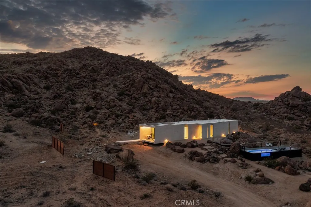 1824 Mountain Shadow Road, Joshua Tree, California 92252 home-pic-0