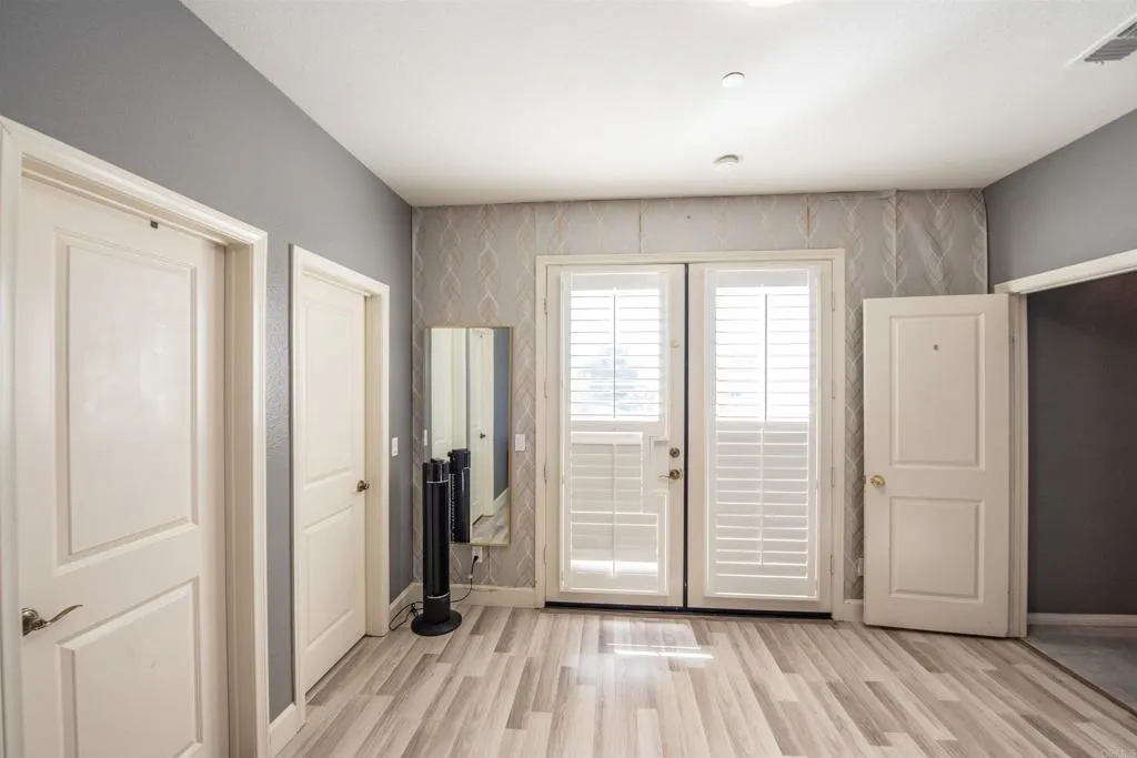 2402 Honeybell Lane, Escondido, California 92027 home-pic-35