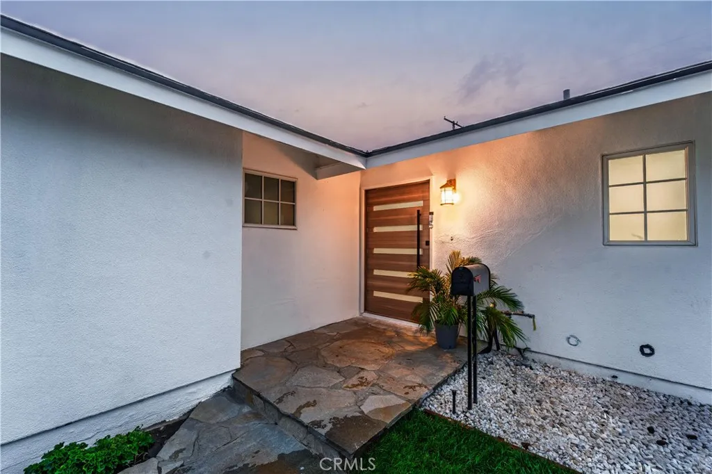 24244 Friar Street, Woodland Hills, California 91367 home-pic-54