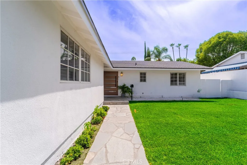 24244 Friar Street, Woodland Hills, California 91367 home-pic-46