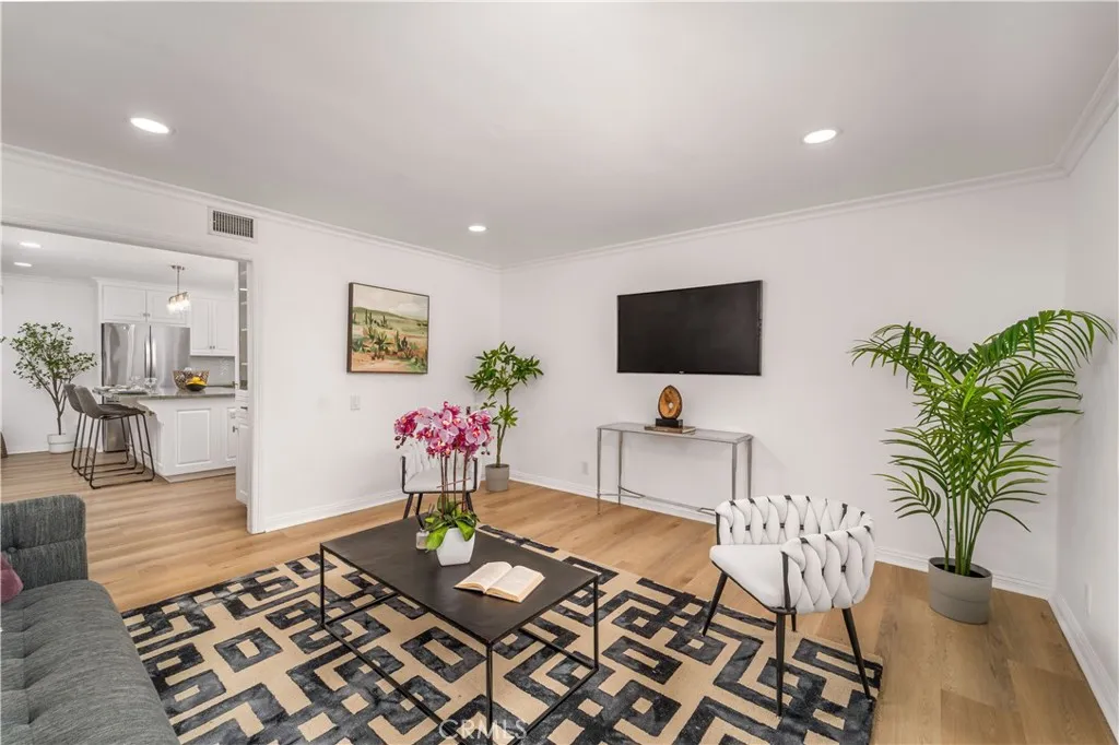24244 Friar Street, Woodland Hills, California 91367 home-pic-22
