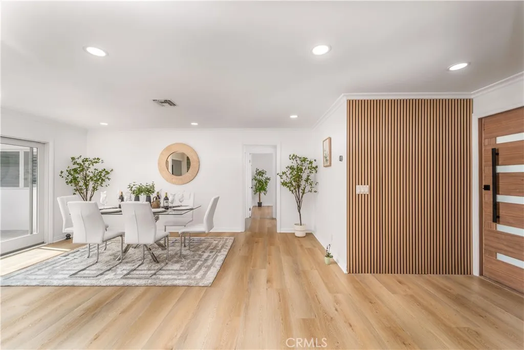 24244 Friar Street, Woodland Hills, California 91367 home-pic-17