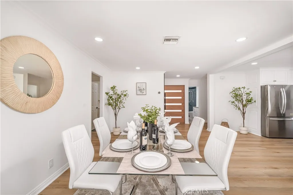 24244 Friar Street, Woodland Hills, California 91367 home-pic-3
