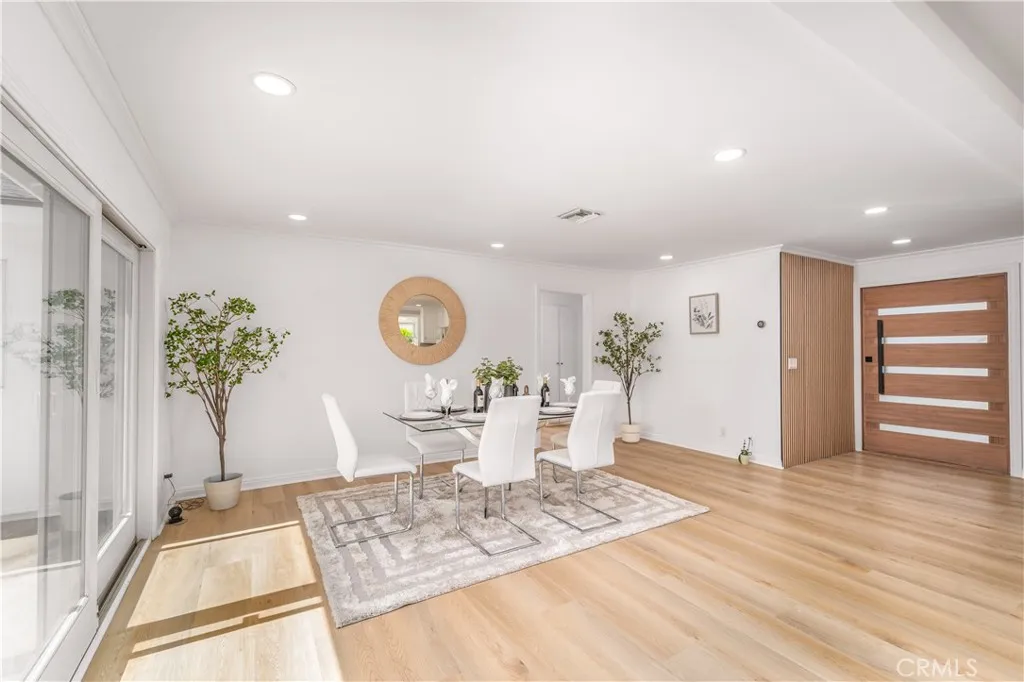 24244 Friar Street, Woodland Hills, California 91367 home-pic-5
