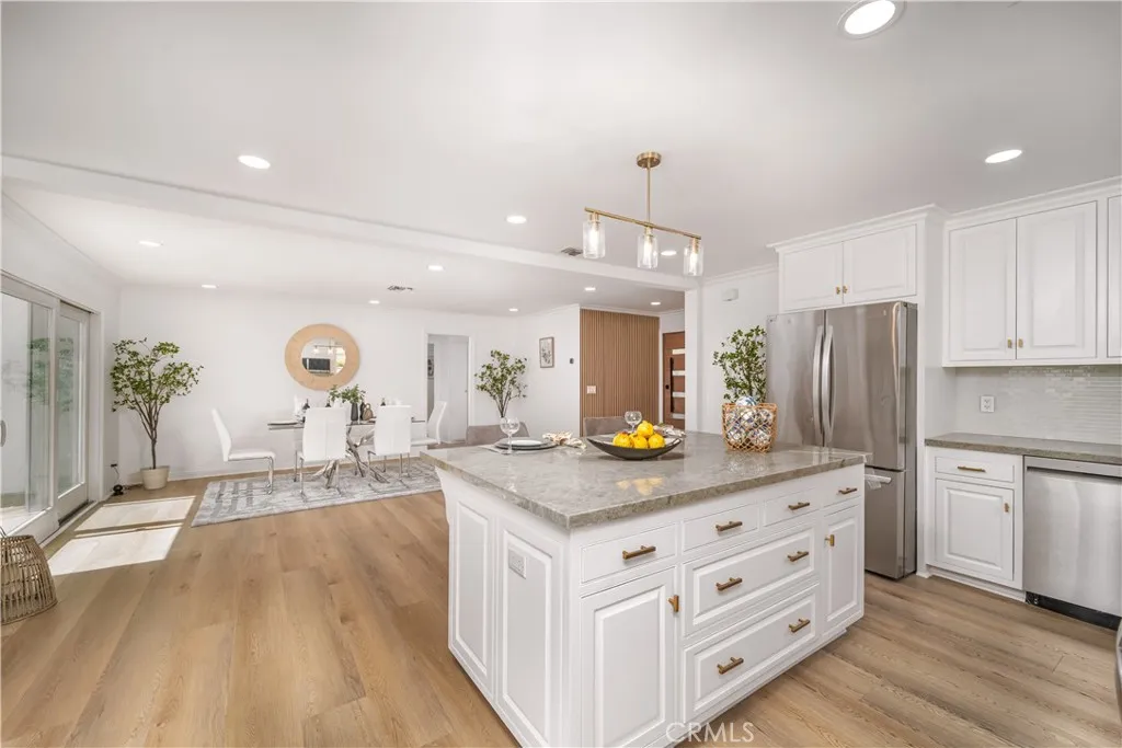 24244 Friar Street, Woodland Hills, California 91367 home-pic-13