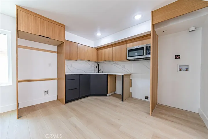 1559 Ogden Drive 1/2, Los Angeles, California 90019