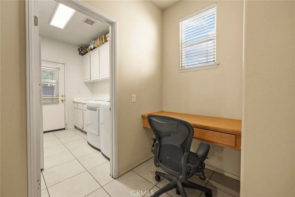 7381 Citrus Valley Avenue, Eastvale, California 92880 home-pic-15