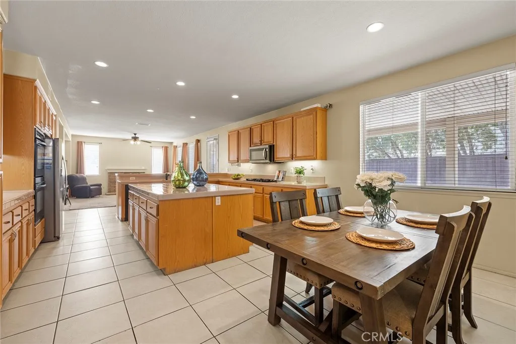 7381 Citrus Valley Avenue, Eastvale, California 92880 home-pic-12