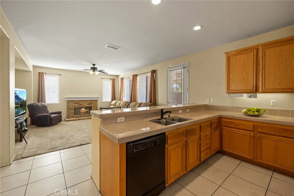 7381 Citrus Valley Avenue, Eastvale, California 92880 home-pic-11