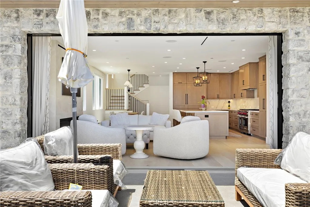 509 Carnation, Corona Del Mar, California 92625 home-pic-14