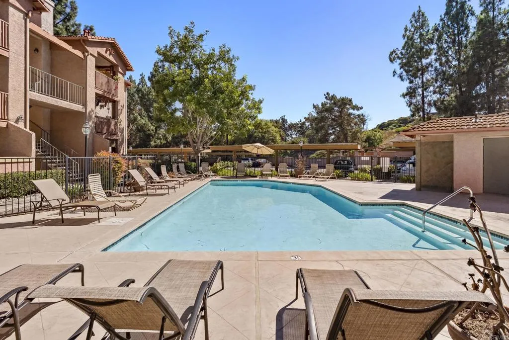 12007 Alta Carmel Court 325, San Diego, California 92128 home-pic-31