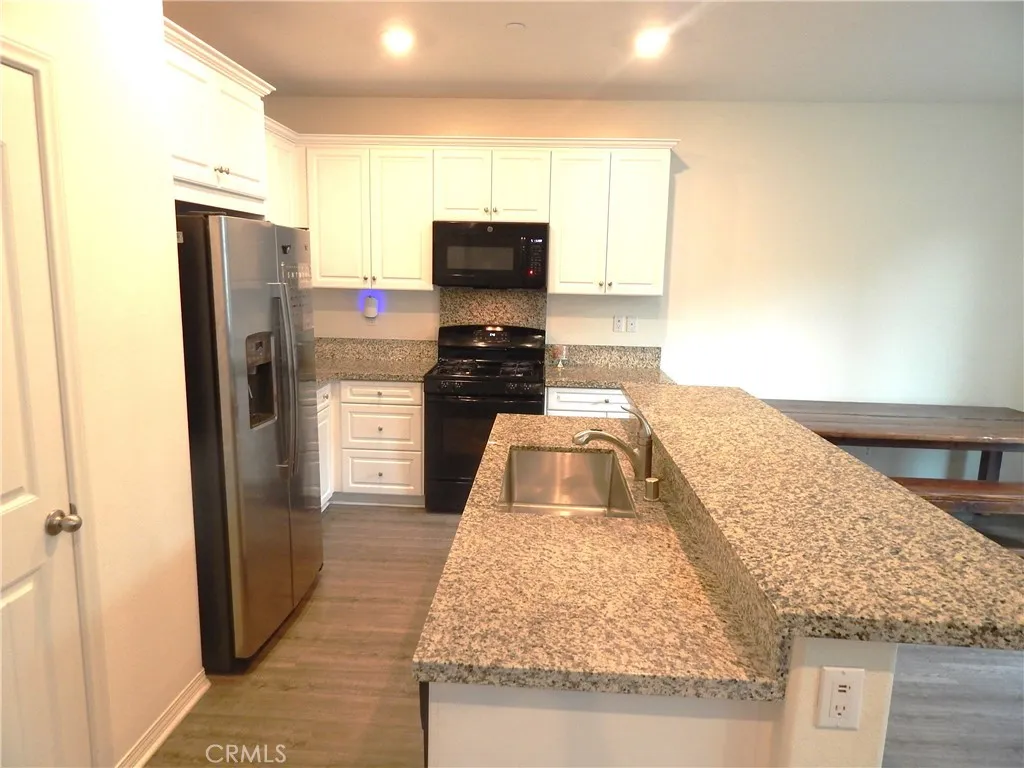 17692 Cornsilk Lane, San Bernardino, California 92407 home-pic-8