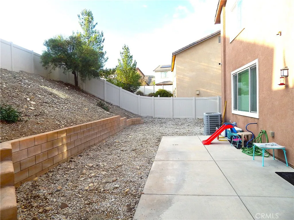 17692 Cornsilk Lane, San Bernardino, California 92407 home-pic-37