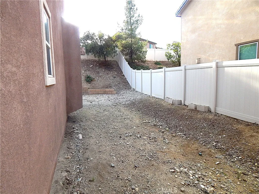 17692 Cornsilk Lane, San Bernardino, California 92407 home-pic-38