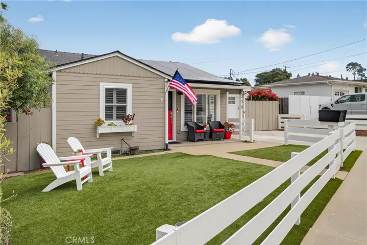 230 Sinex Avenue, Pacific Grove, California 93950