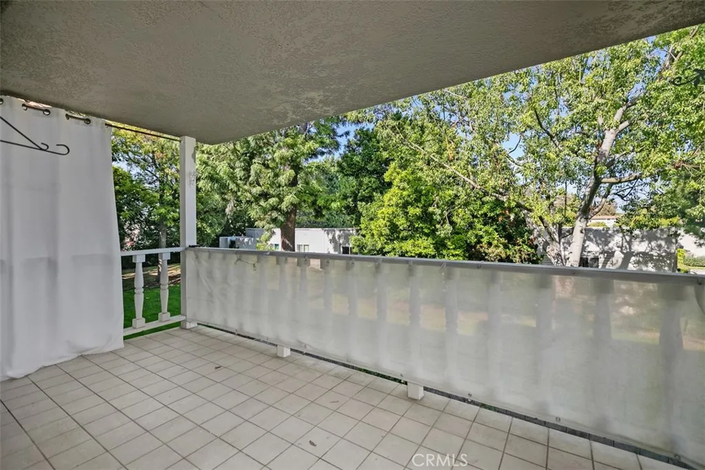 2405 Via Mariposa W 2g, Laguna Woods, California 92637 home-pic-21