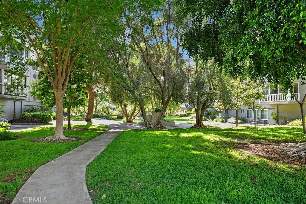 2405 Via Mariposa W 2g, Laguna Woods, California 92637 home-pic-24
