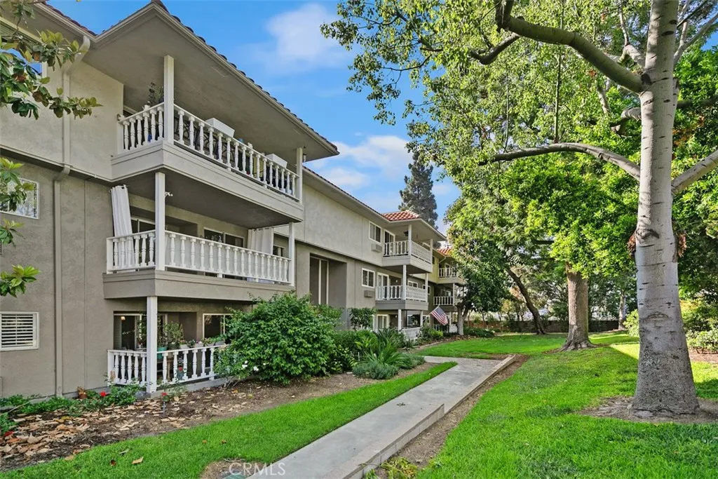 2405 Via Mariposa W 2g, Laguna Woods, California 92637 home-pic-3