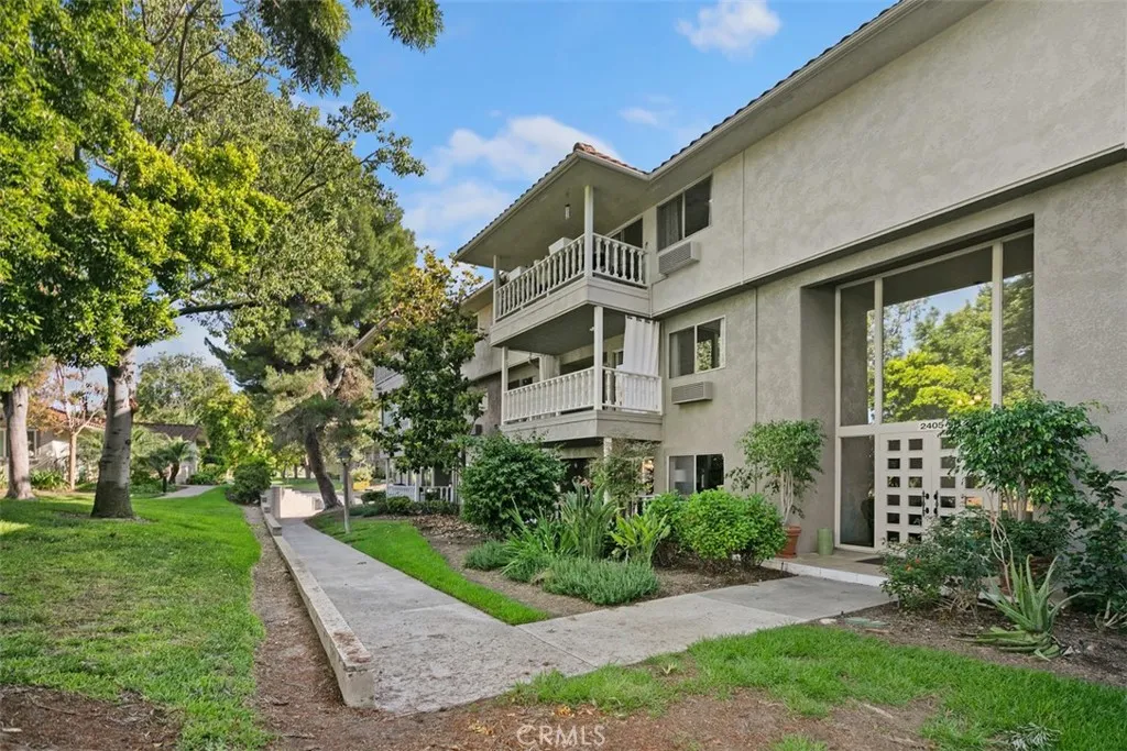 2405 Via Mariposa W 2g, Laguna Woods, California 92637 home-pic-0