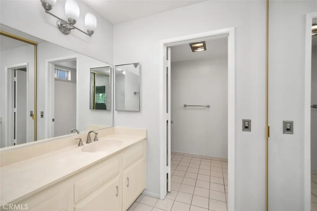2405 Via Mariposa W 2g, Laguna Woods, California 92637 home-pic-19