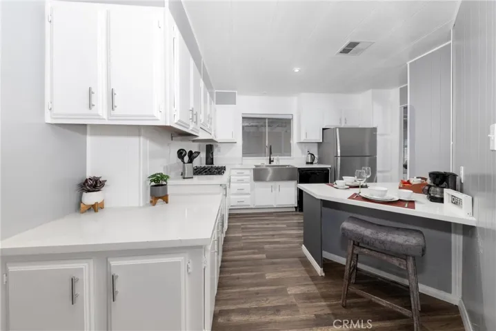 Refreshed kitchen, bright and inviting