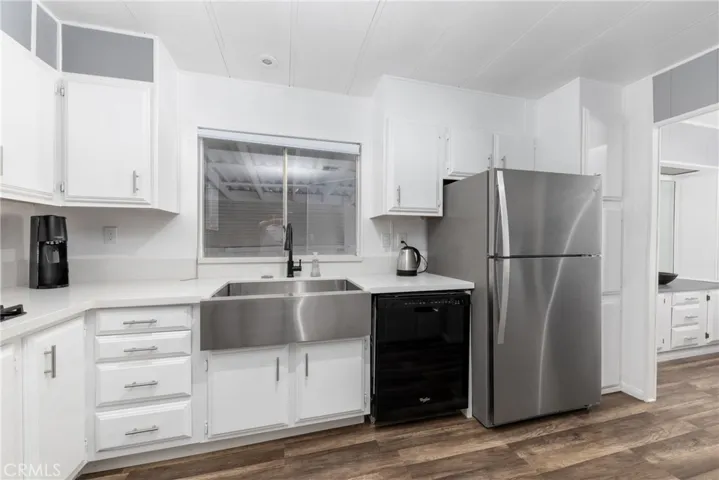 New stainless sink and faucet