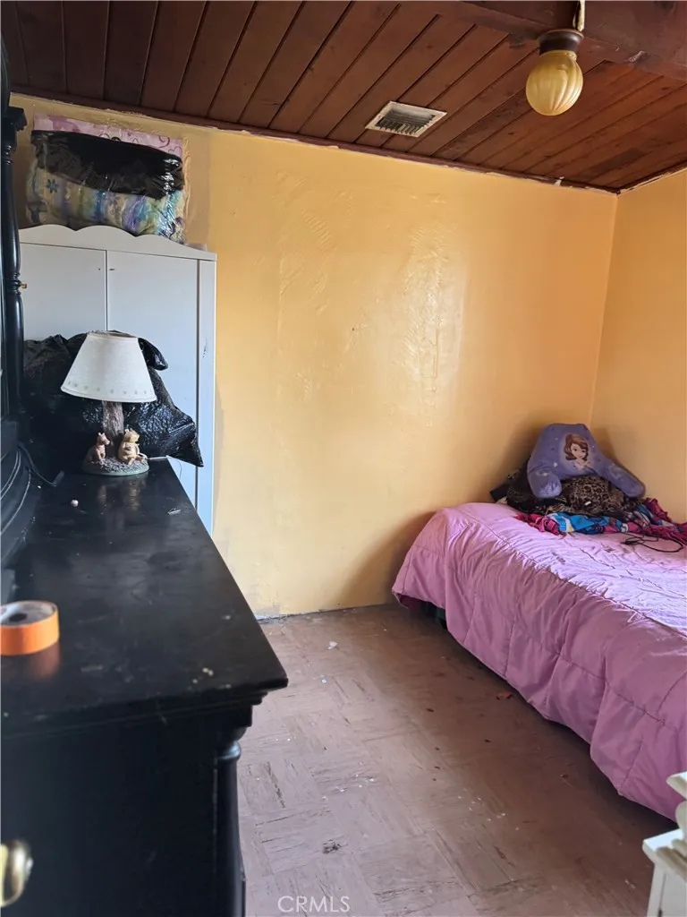 16150 E Queenside Drive, Covina, California 91722 home-pic-9