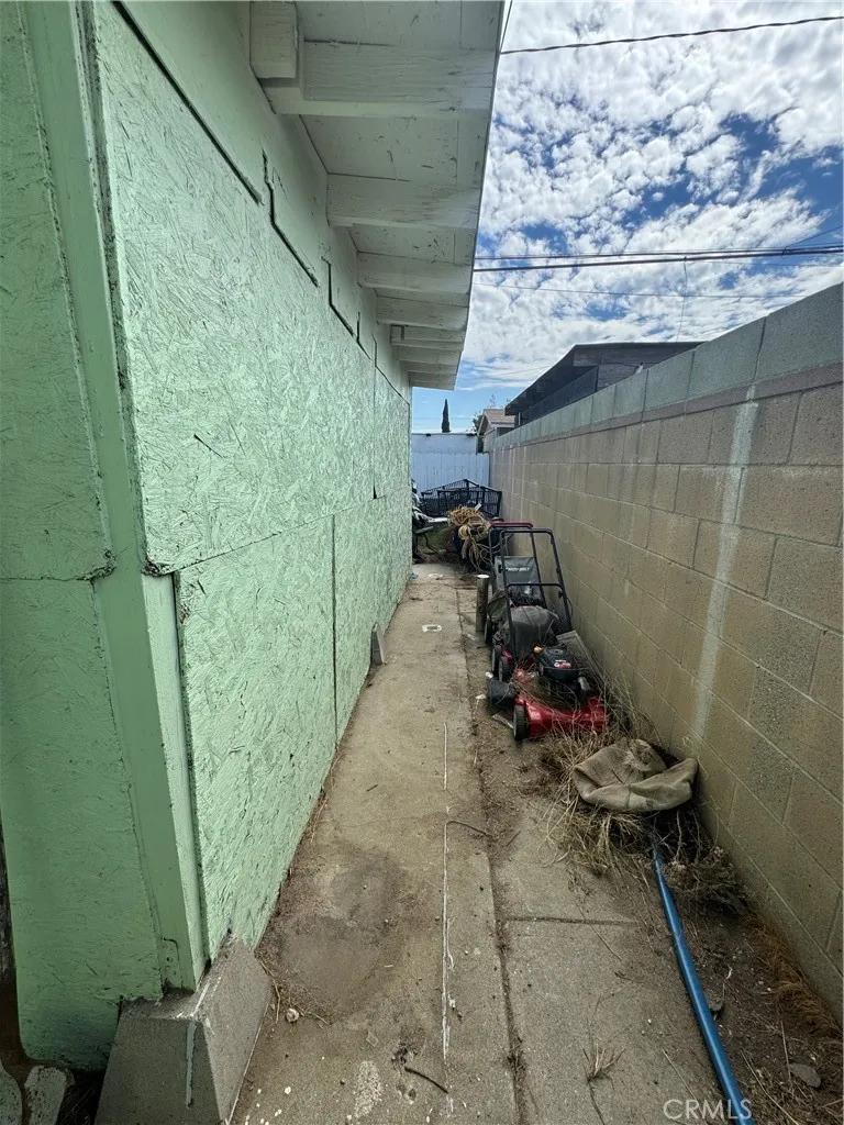 16150 E Queenside Drive, Covina, California 91722 home-pic-20